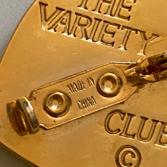 The Variety Club I 1997 Gold Heart Pin I Children's Charity - Picture 8 of 14